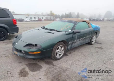 1997 Chevrolet Camaro Z28 из США, поврежденный, VIN 2G1FP32P0V2104052